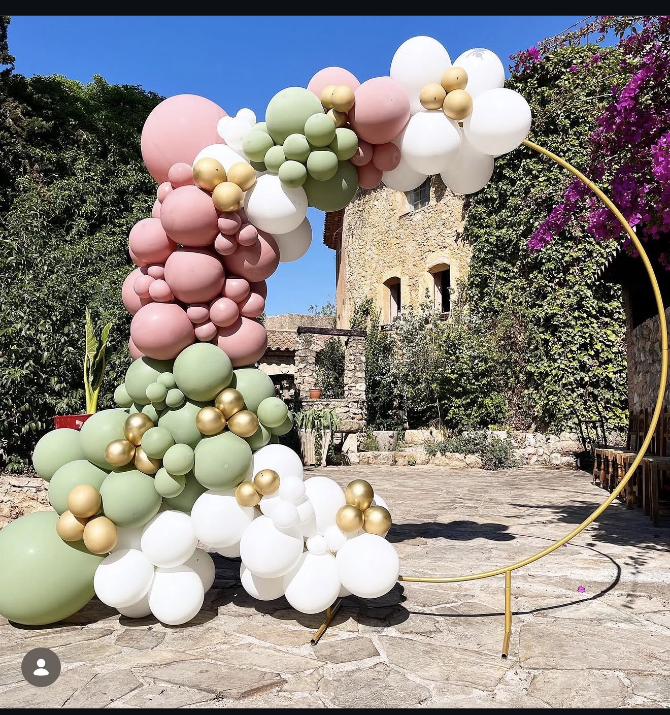 Decoración de arco con globos para eventos y bodas con catering en el Penedès